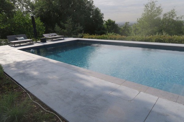 Grande piscine dans le 95