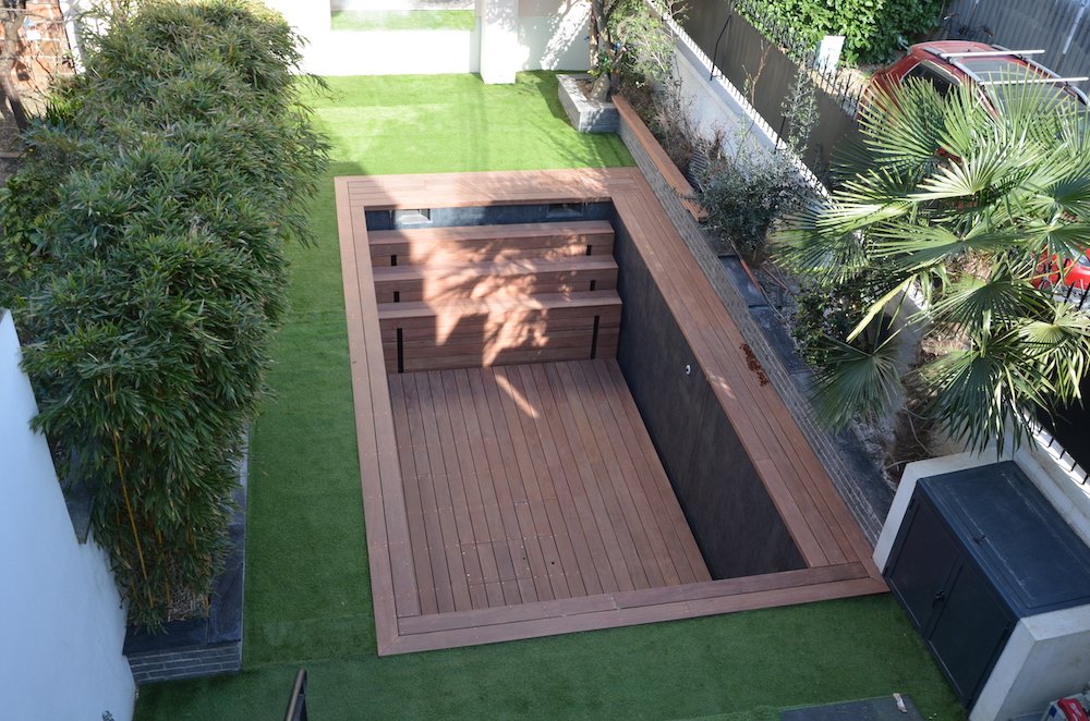 Piscine confortable en position basse