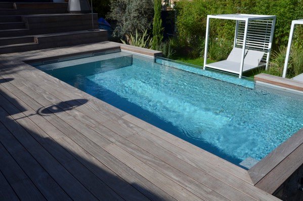 Autre vue de la piscine